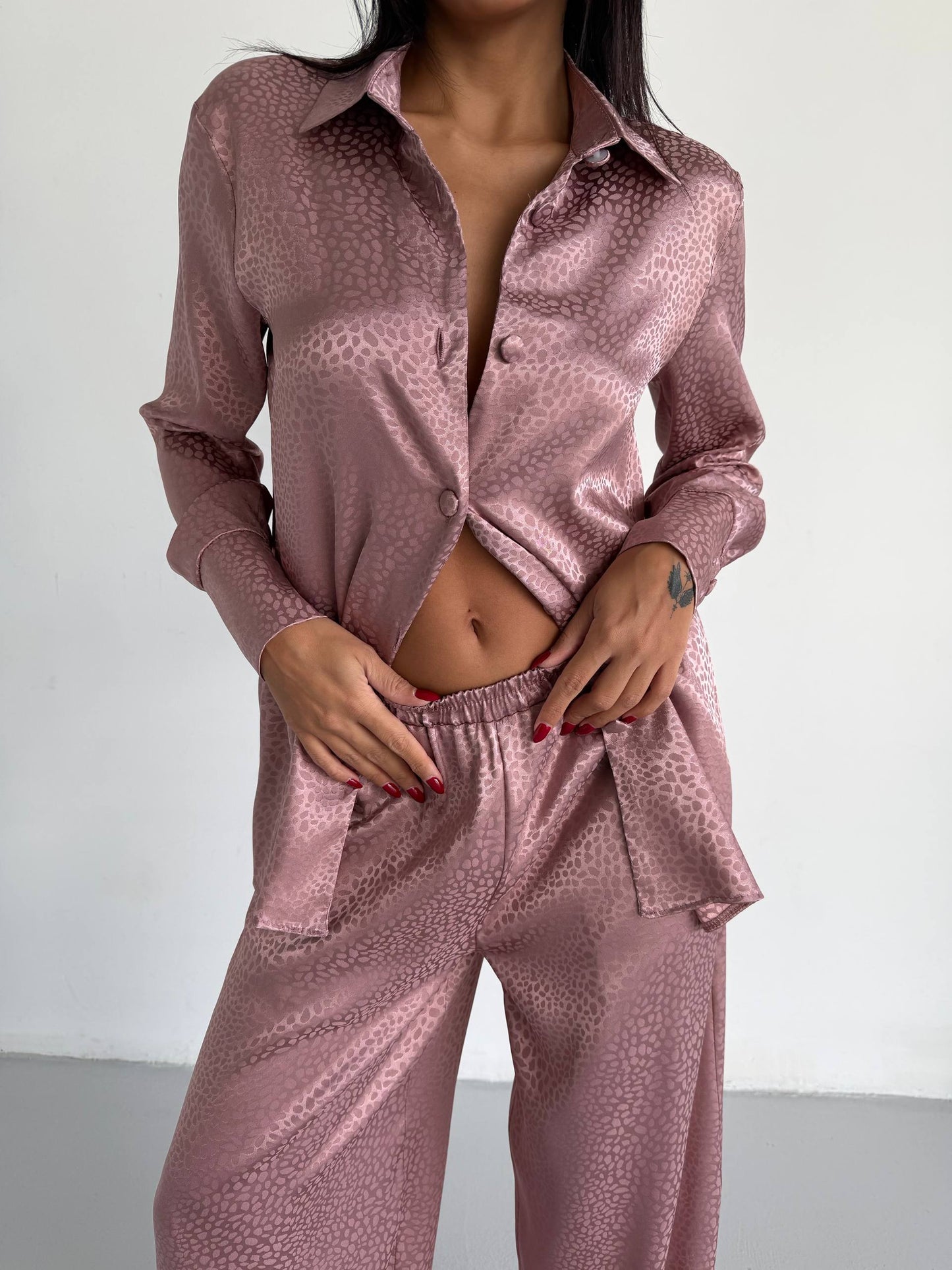 Dusty Rose Jacquard Satin Pyjama Set for Women – Textured Luxury Nightwear