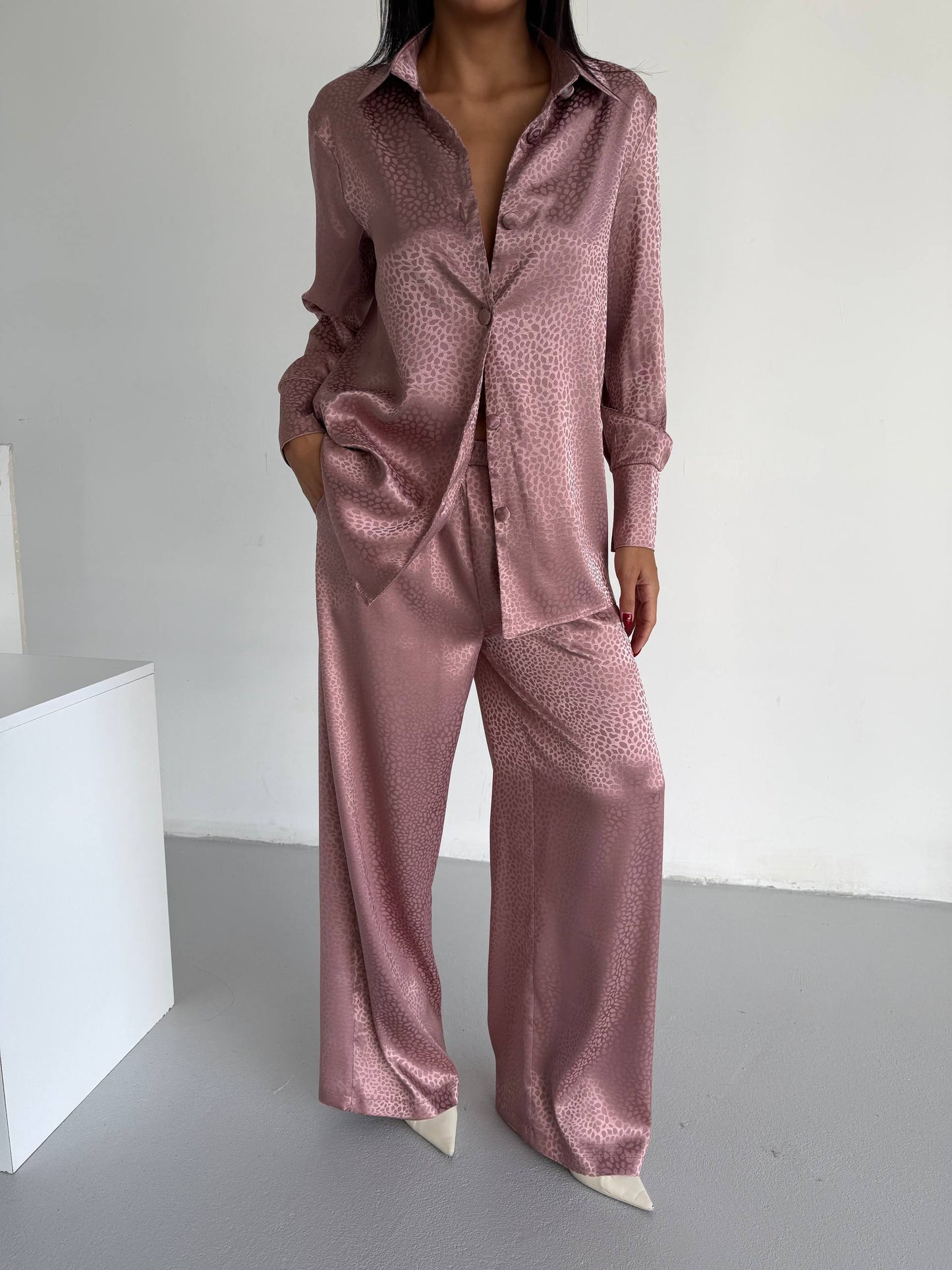 Dusty Rose Jacquard Satin Pyjama Set for Women – Textured Luxury Nightwear