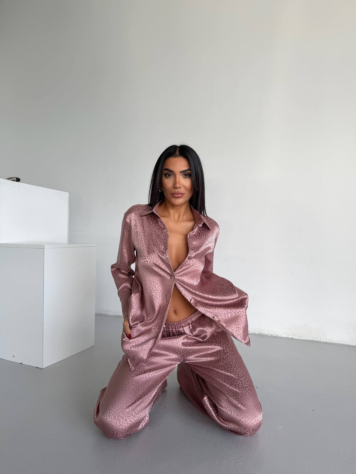 Dusty Rose Jacquard Satin Pyjama Set for Women – Textured Luxury Nightwear